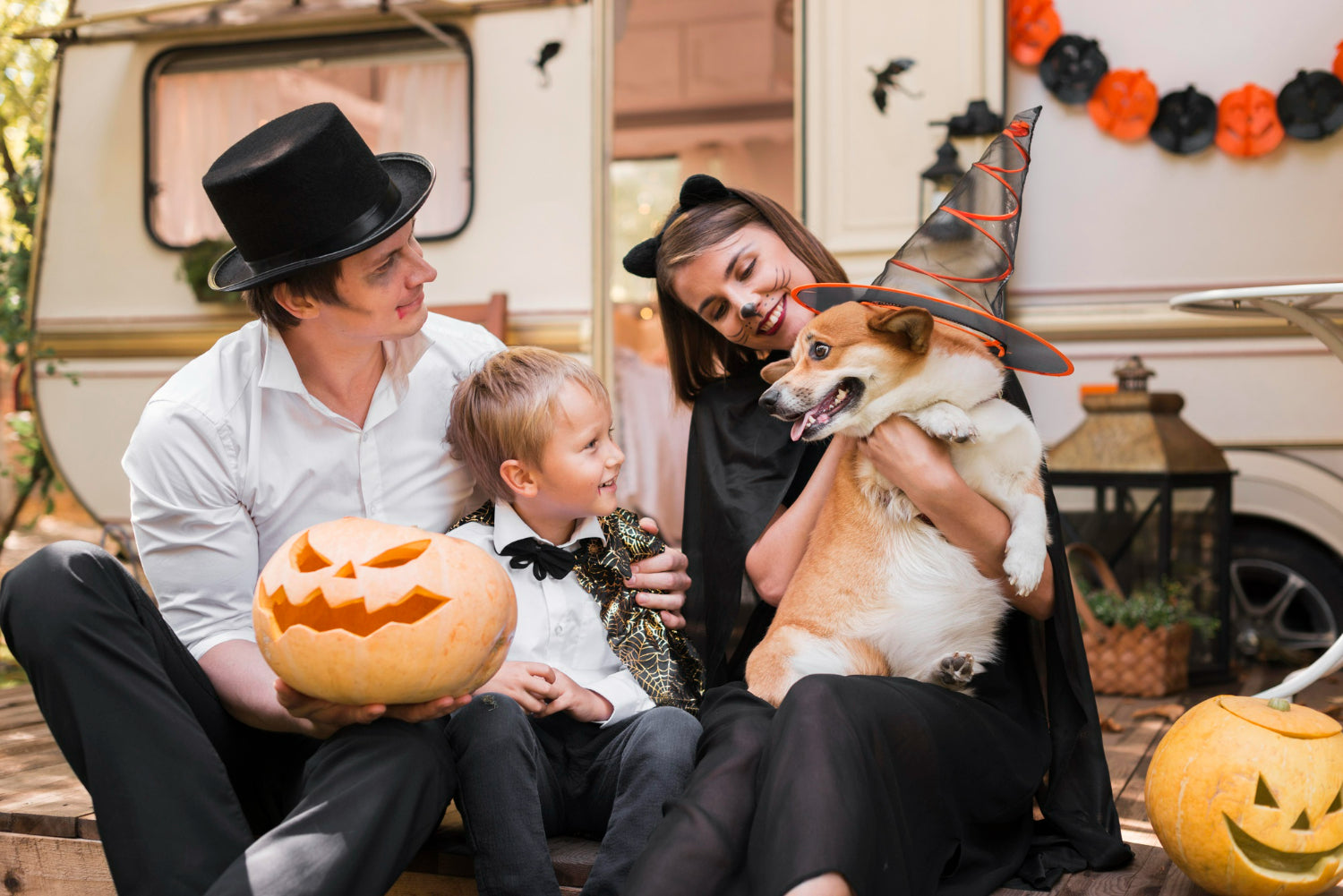 5 Ways to Include Your Dog in Trick-or-Treating Fun